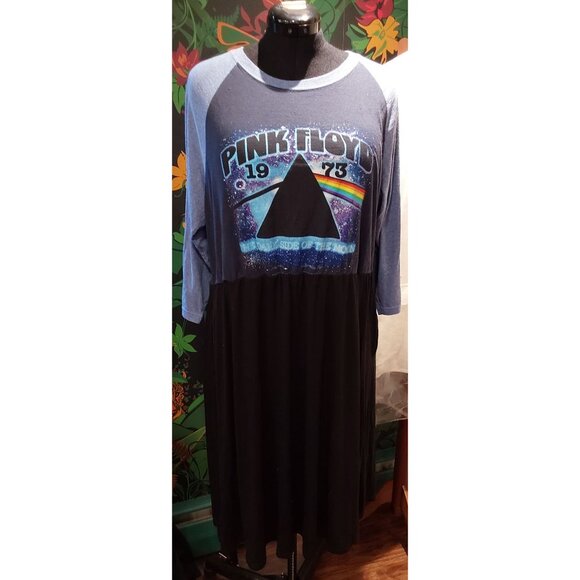 Handmade Upcycled Plus Size Pink Floyd Midi Dress. Cinched waist. Size XL/1X. - Picture 3 of 15